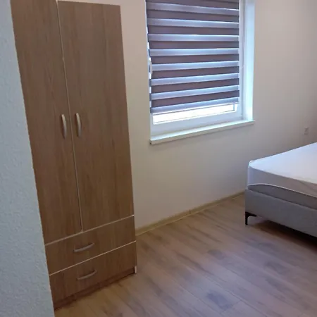 Real Apartment *